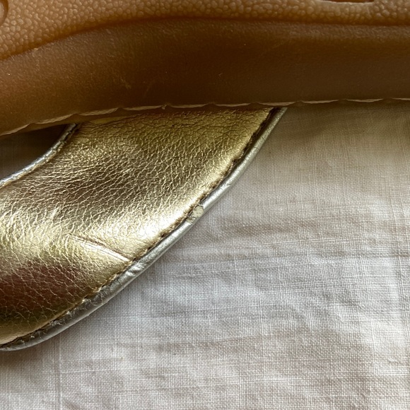 Born Concepts Metallic Gold & Silver Flip Flops - Picture 3 of 11